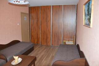 Апартаменты Chernobyl type rooms in a block flat house Шяуляй Кровать в общем 4-местном номере для мужчин и женщин-6